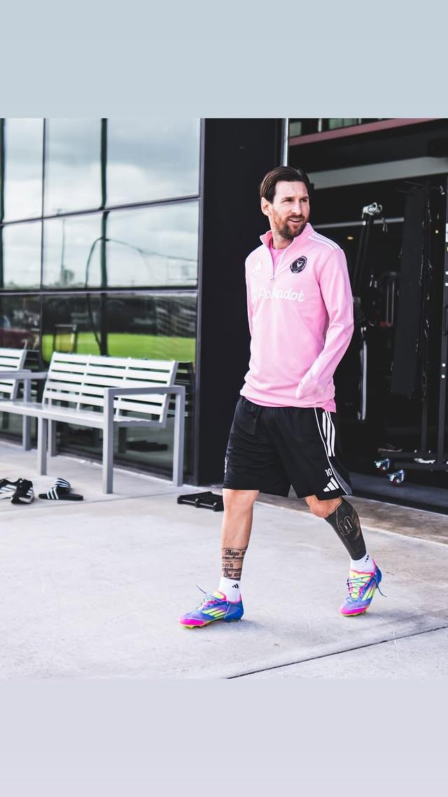 傷愈復出梅西曬出走向訓練場照片AG真人游戲第一品牌接近迎來