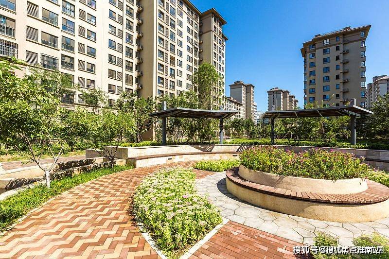 房?jī)r(jià)+戶型圖+小區(qū)環(huán)境+配套+最新資訊+地鐵距離+售樓處電話+一房一價(jià)AG真人平臺(tái)上實(shí)和風(fēng)院(售樓處電線樓盤(pán)評(píng)測(cè)_上實(shí)和風(fēng)院|配套戶型丨最新(圖2) 房?jī)r(jià)+戶型圖+小區(qū)環(huán)境+配套+最新資訊+地鐵距離+售樓處電話+一房一價(jià)AG真人平臺(tái)上實(shí)和風(fēng)院(售樓處電線樓盤(pán)評(píng)測(cè)_上實(shí)和風(fēng)院|配套戶型丨最新(圖2)